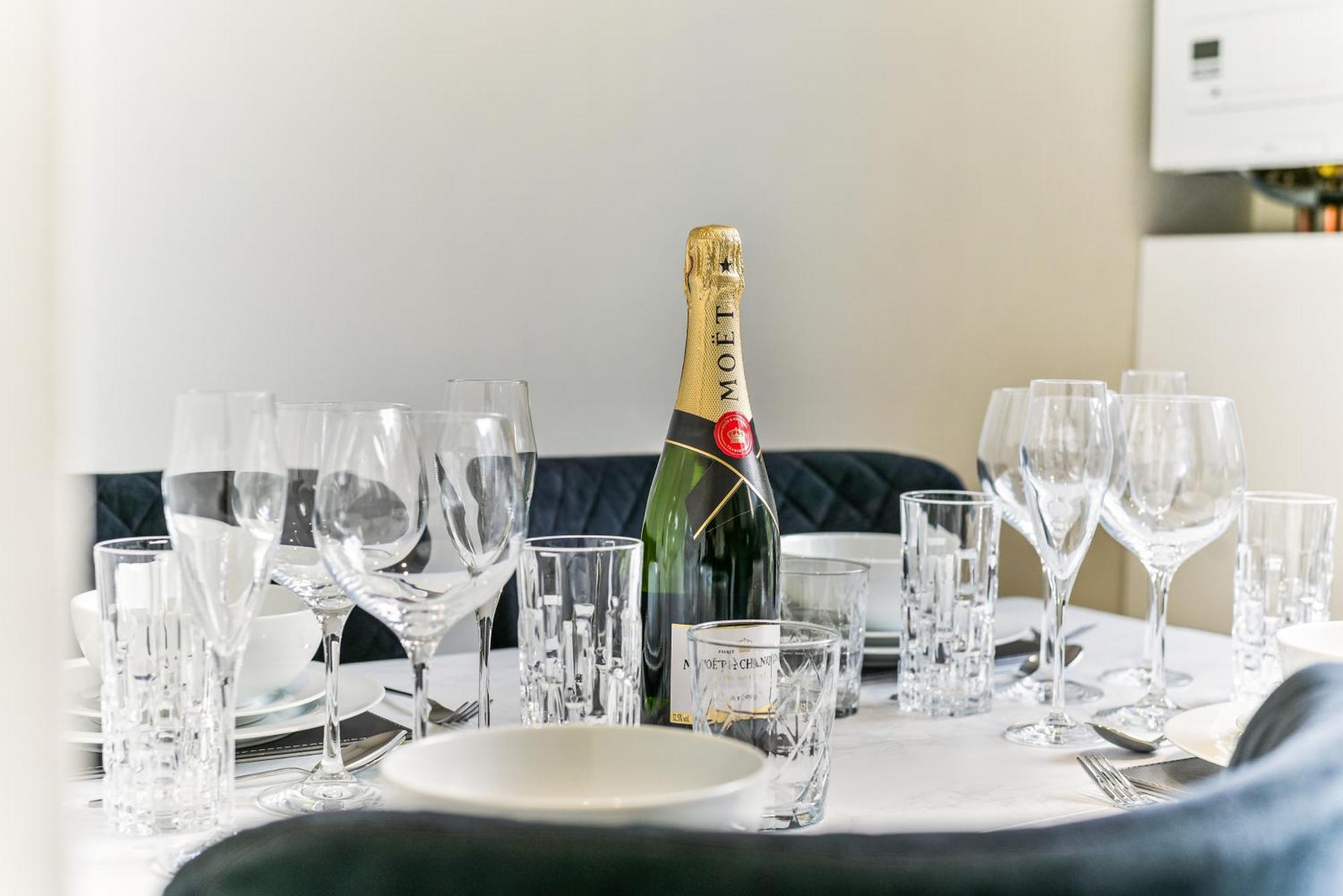 Avari Apartments - Hatton Collection ロンドン エクステリア 写真